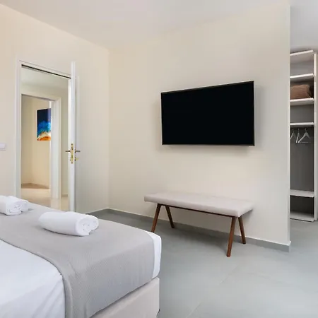 Celestial Blu Penthouse شقة Rhodes City
