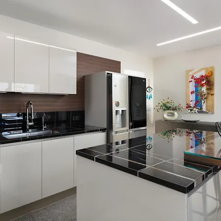 Celestial Blu Penthouse شقة Rhodes City